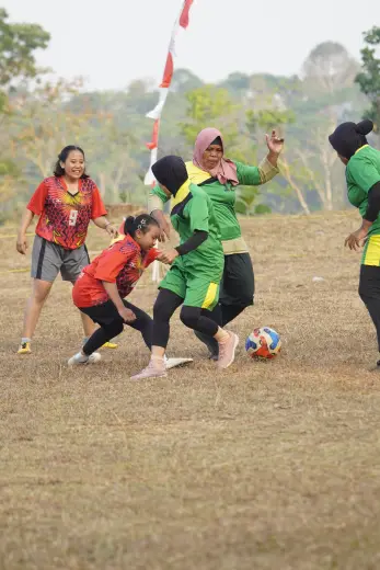 RT04 RW09 VS RT02 RW09 27
