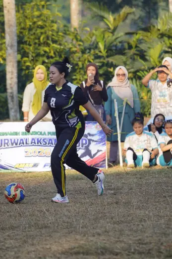 RT01 RW09 VS RT01 RW10 180
