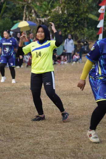 RT03 RW09 VS RT05 RW10 77