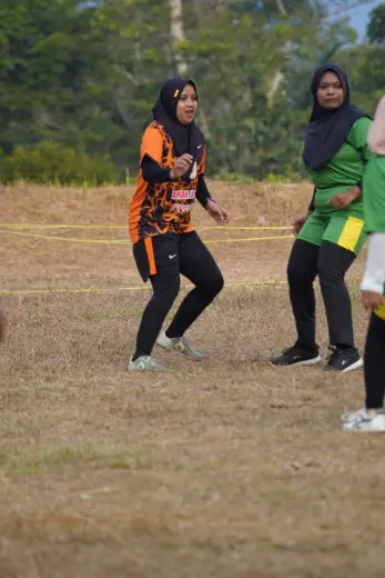 RT04 RW10 VS RT02 RW09 11