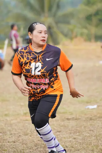 RT04 RW10 VS RT02 RW09 12