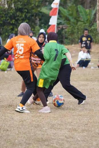 RT04 RW10 VS RT02 RW09 75