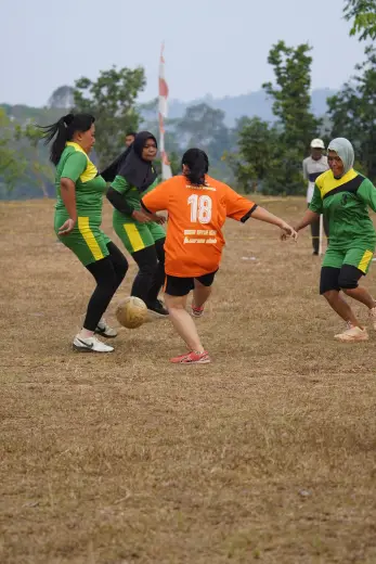 RT04 RW10 VS RT02 RW09 88
