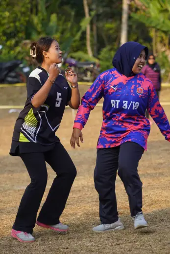 RT01 RW09 VS RT03 RW10 48