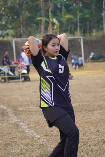 RT01 RW09 VS RT03 RW10 85
