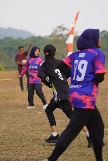RT01 RW09 VS RT03 RW10 233