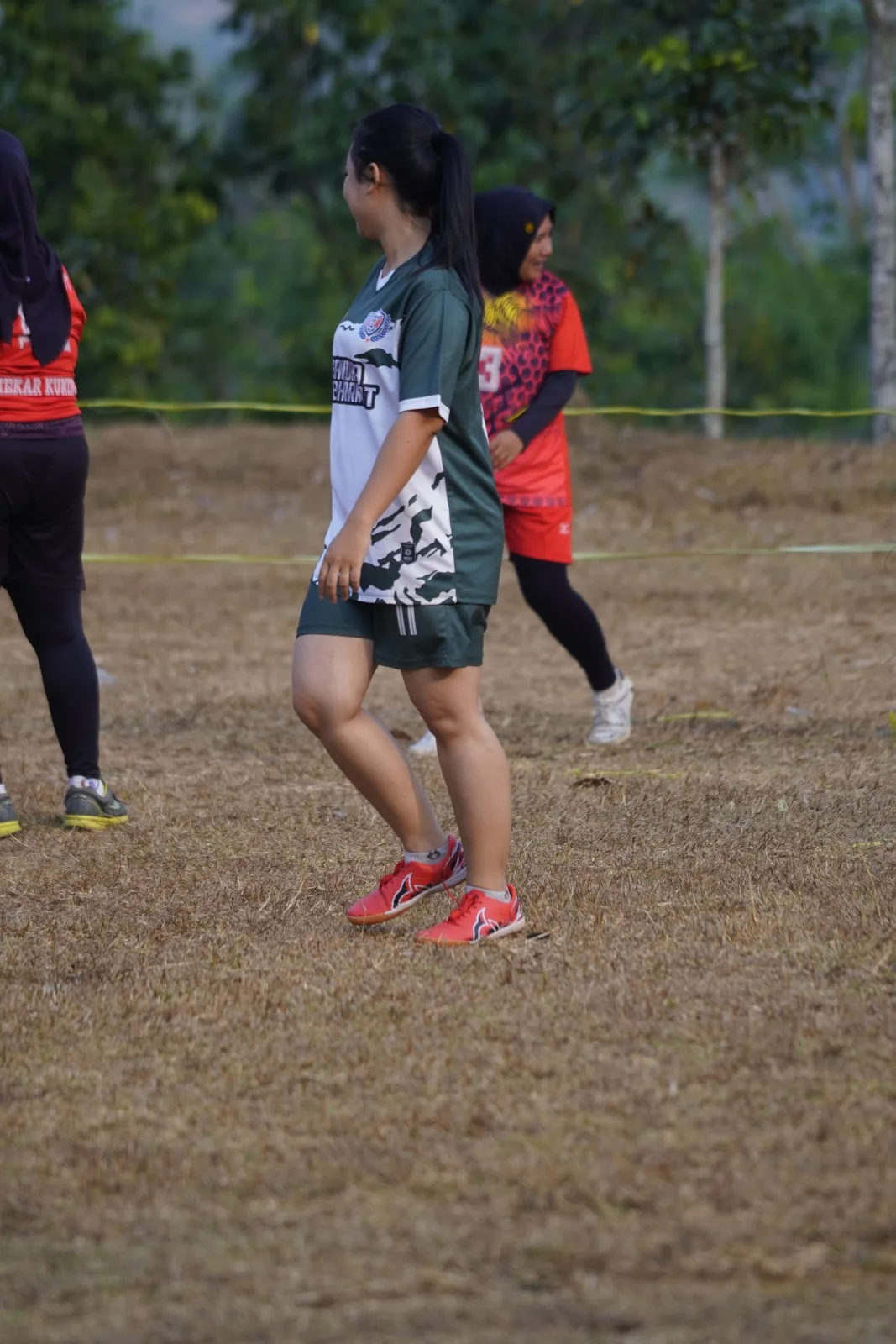 RT04 RW10 VS RT04 RW09 18