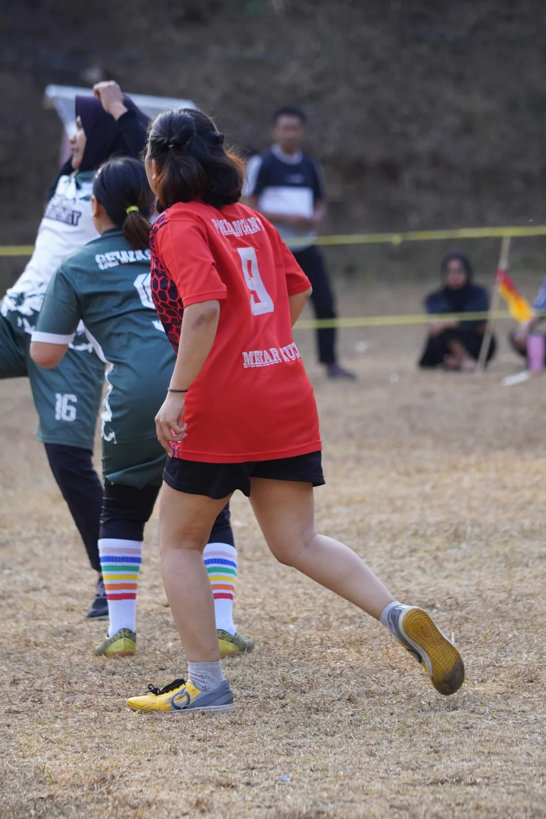 RT04 RW10 VS RT04 RW09 76
