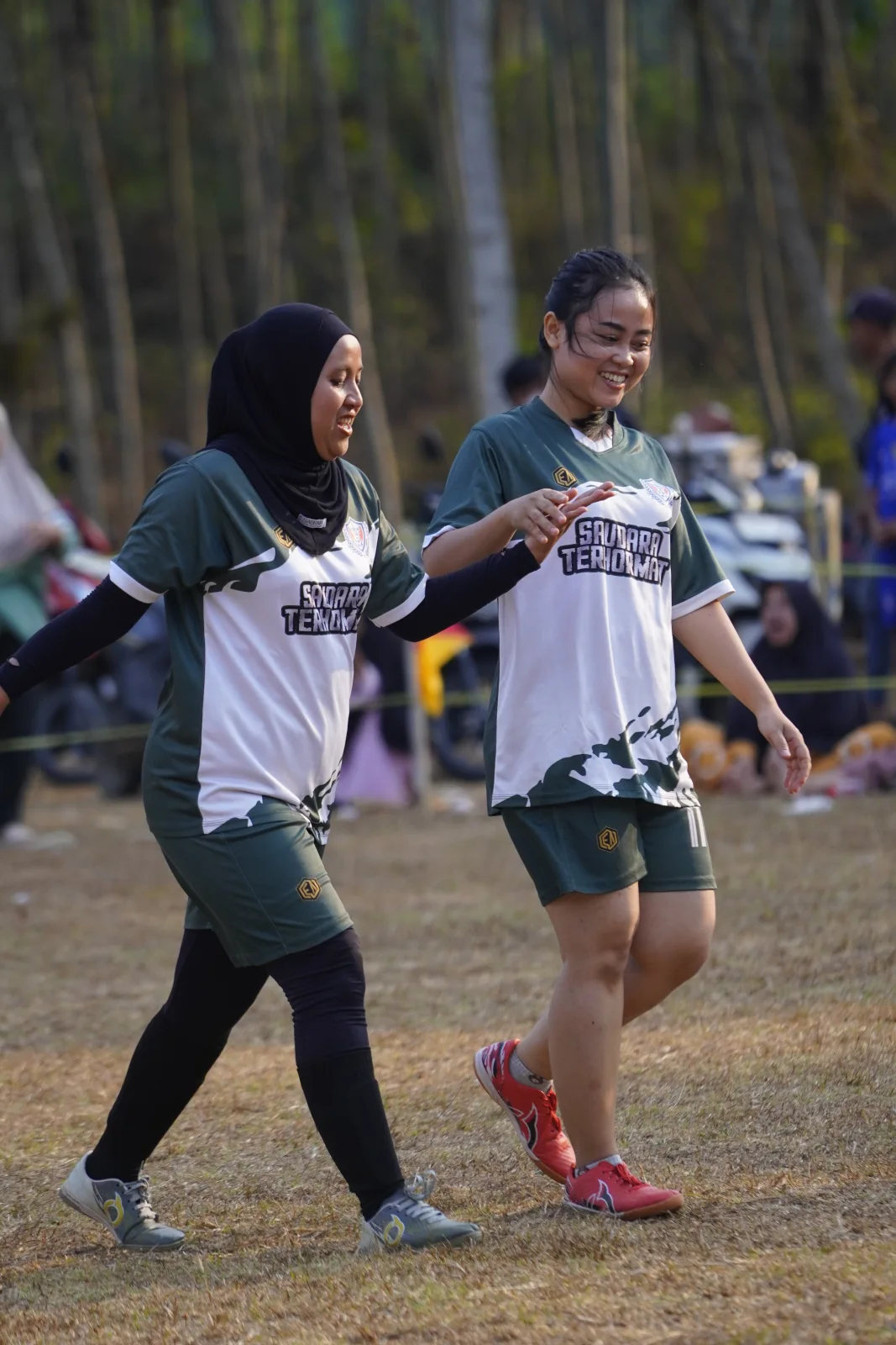 RT04 RW10 VS RT04 RW09 102