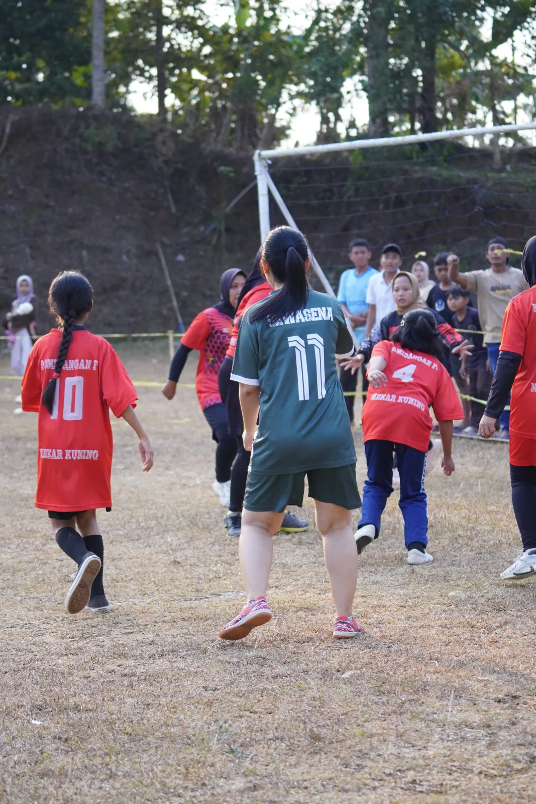 RT04 RW10 VS RT04 RW09 182