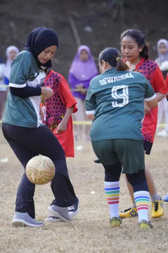 RT04 RW10 VS RT04 RW09 202
