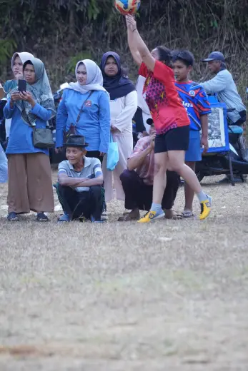 RT04 RW10 VS RT04 RW09 227