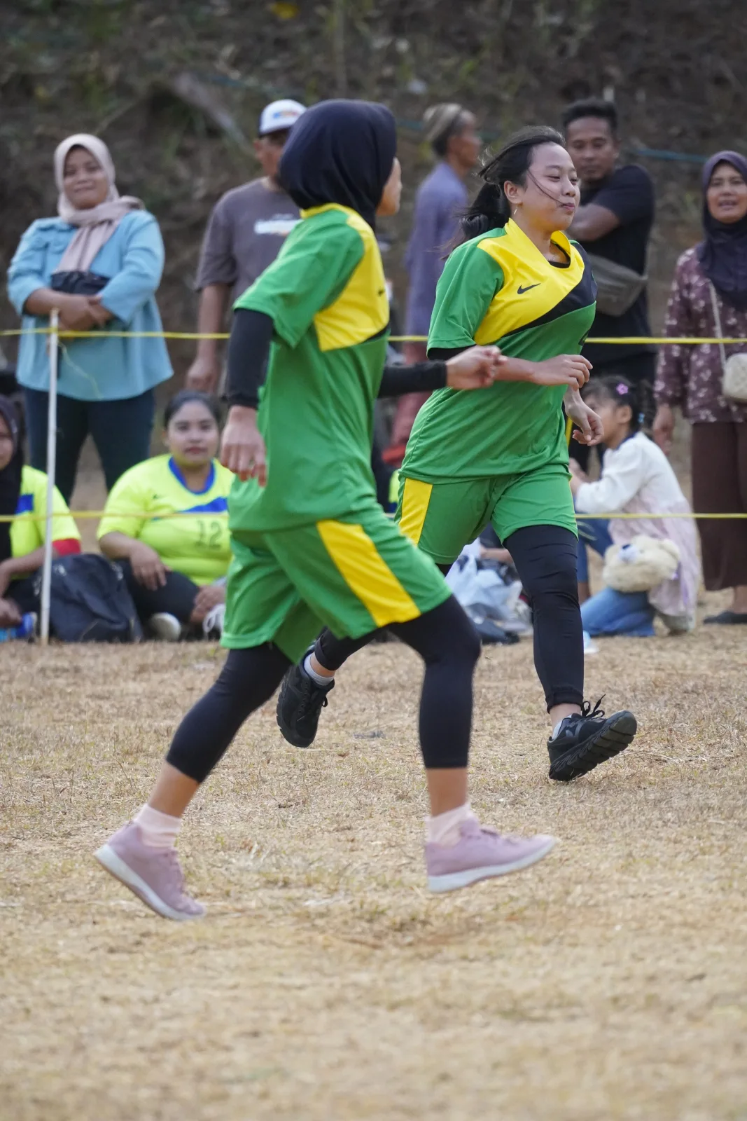 RT02 RW09 VS RT03 RW09 18