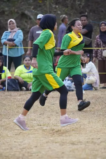 RT02 RW09 VS RT03 RW09 18