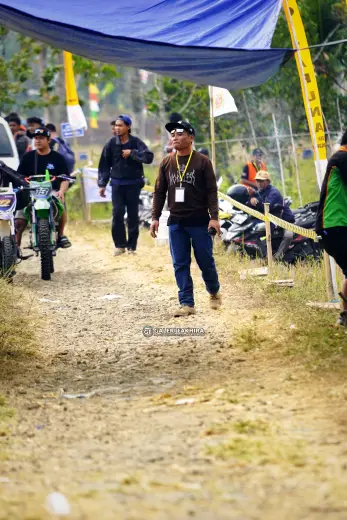 DSC8729 Olahraga Grasstrack AntiCrop
