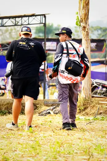 DSC8750 Olahraga Grasstrack AntiCrop
