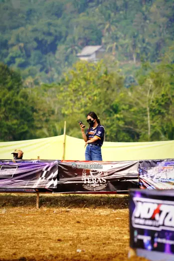 DSC8762 Olahraga Grasstrack AntiCrop