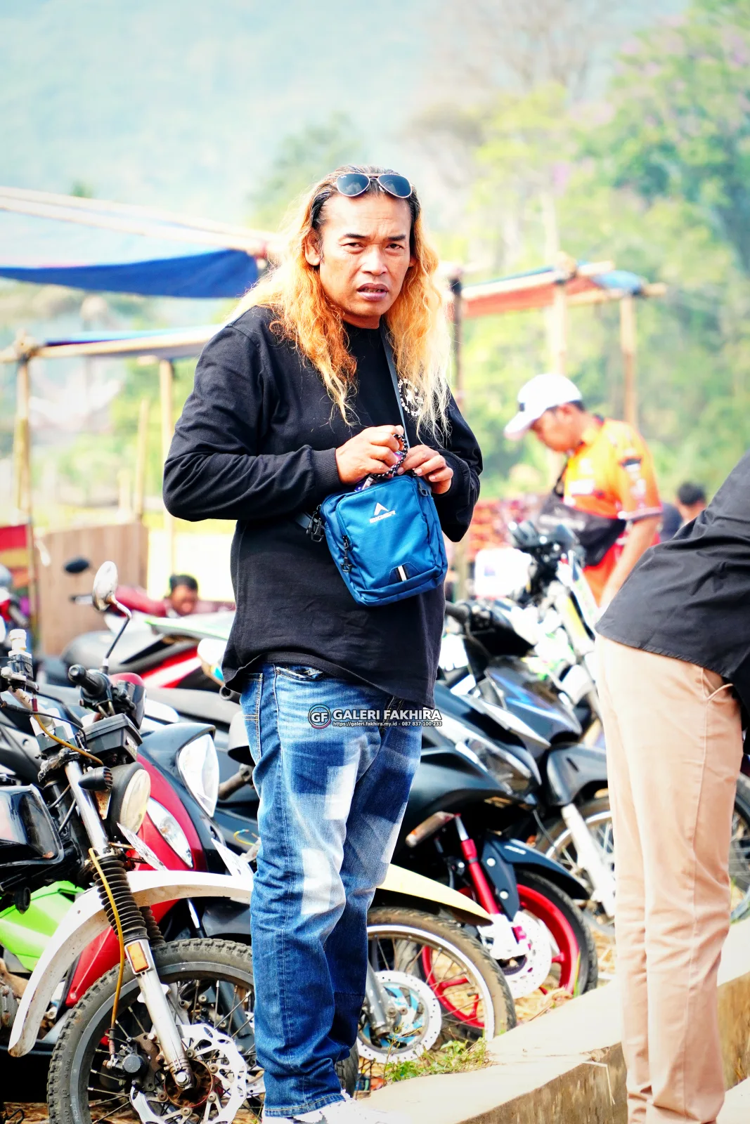 CRF06337 Olahraga Grasstrack AntiCrop