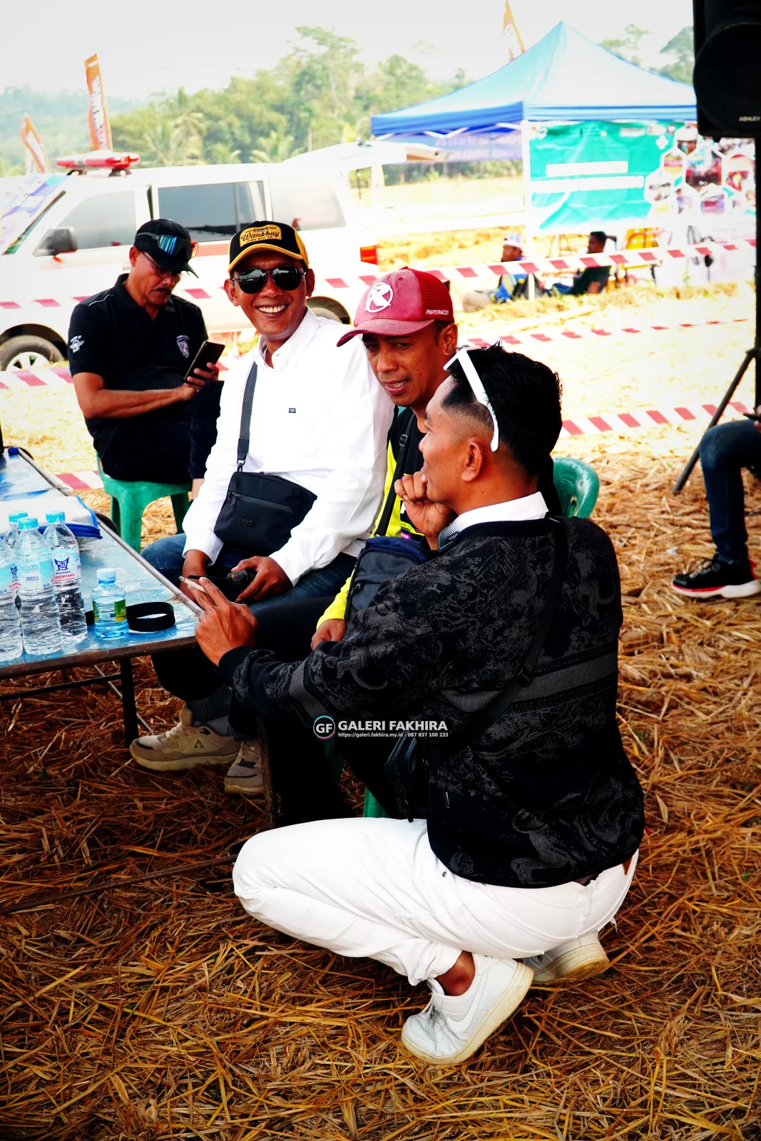 CRF06344 Olahraga Grasstrack AntiCrop