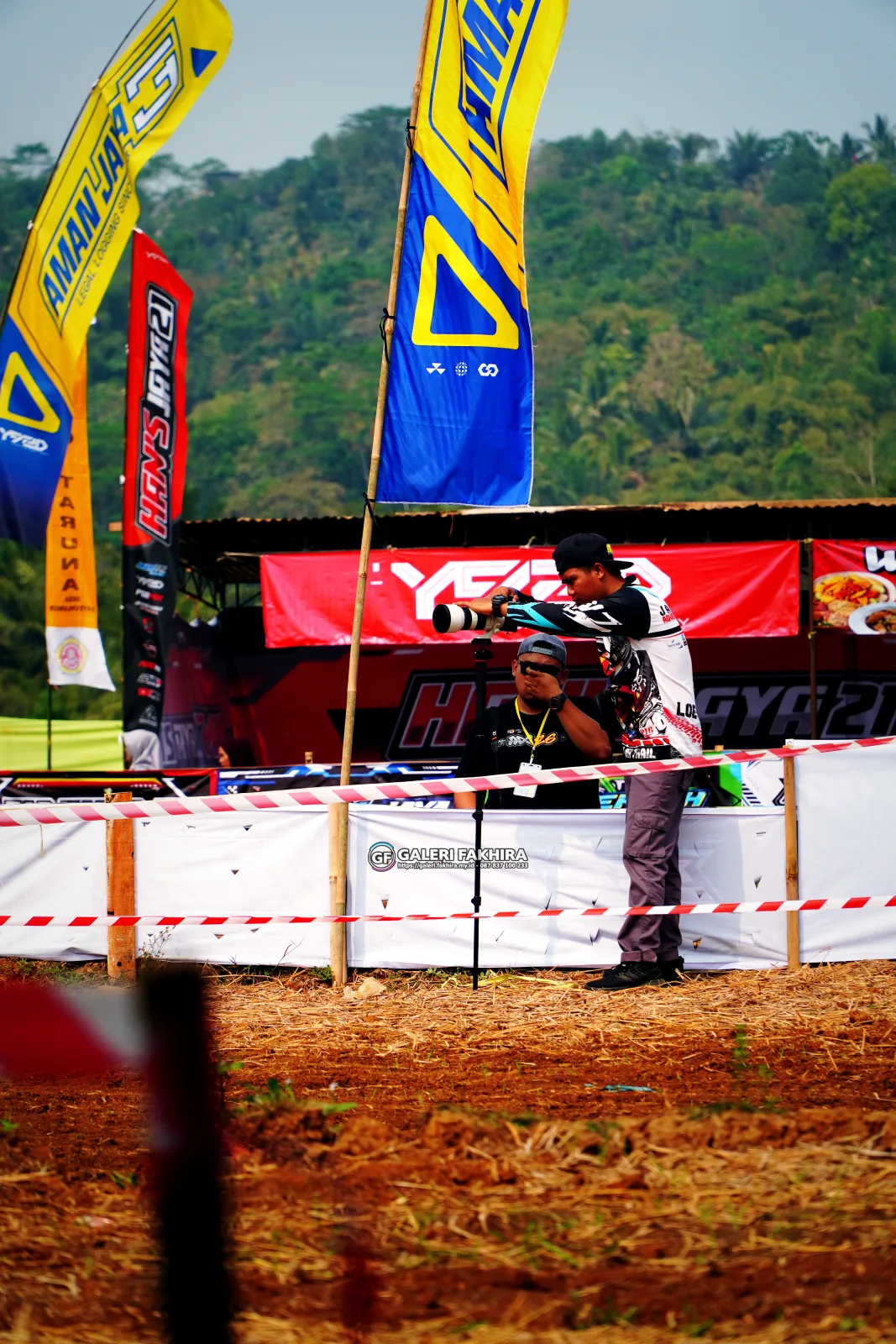CRF06347 Olahraga Grasstrack AntiCrop