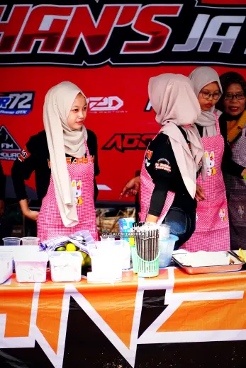 CRF06350 Olahraga Grasstrack AntiCrop