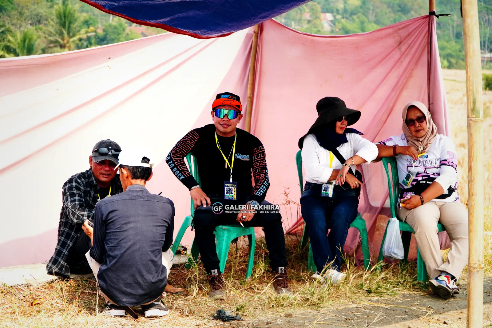 CRF06355 Olahraga Grasstrack AntiCrop