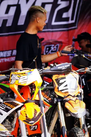 DSC8869 Olahraga Grasstrack AntiCrop