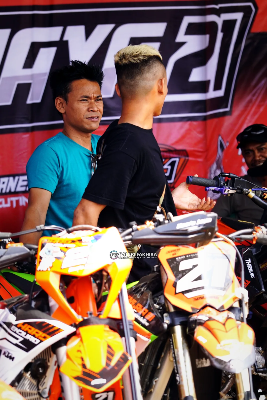DSC8870 Olahraga Grasstrack AntiCrop