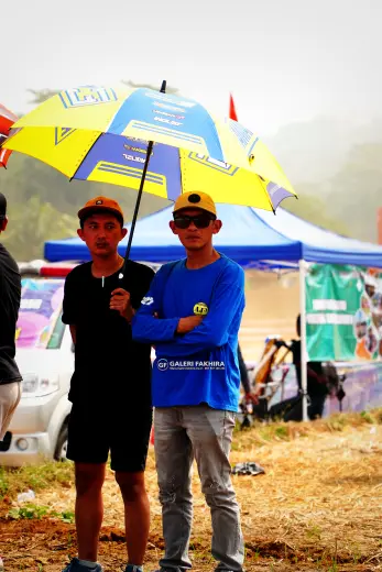 CRF06374 Olahraga Grasstrack AntiCrop