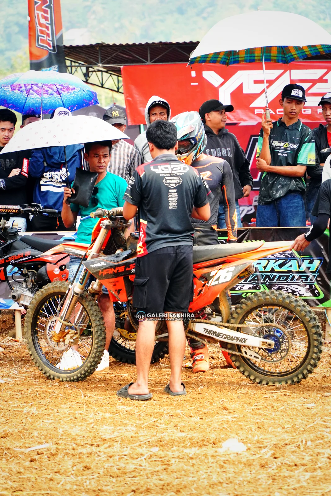 CRF06425