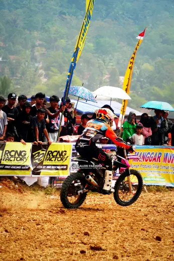 CRF06429