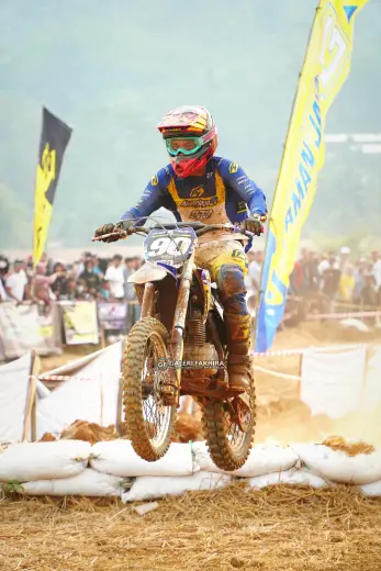 CRF06811