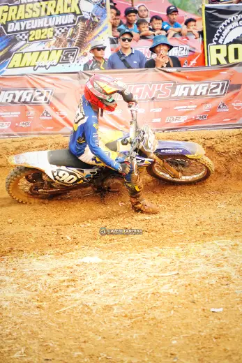 CRF06819