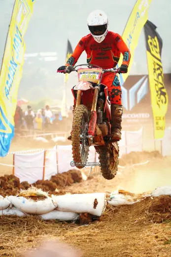 CRF06829
