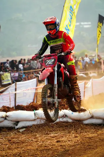 CRF06830