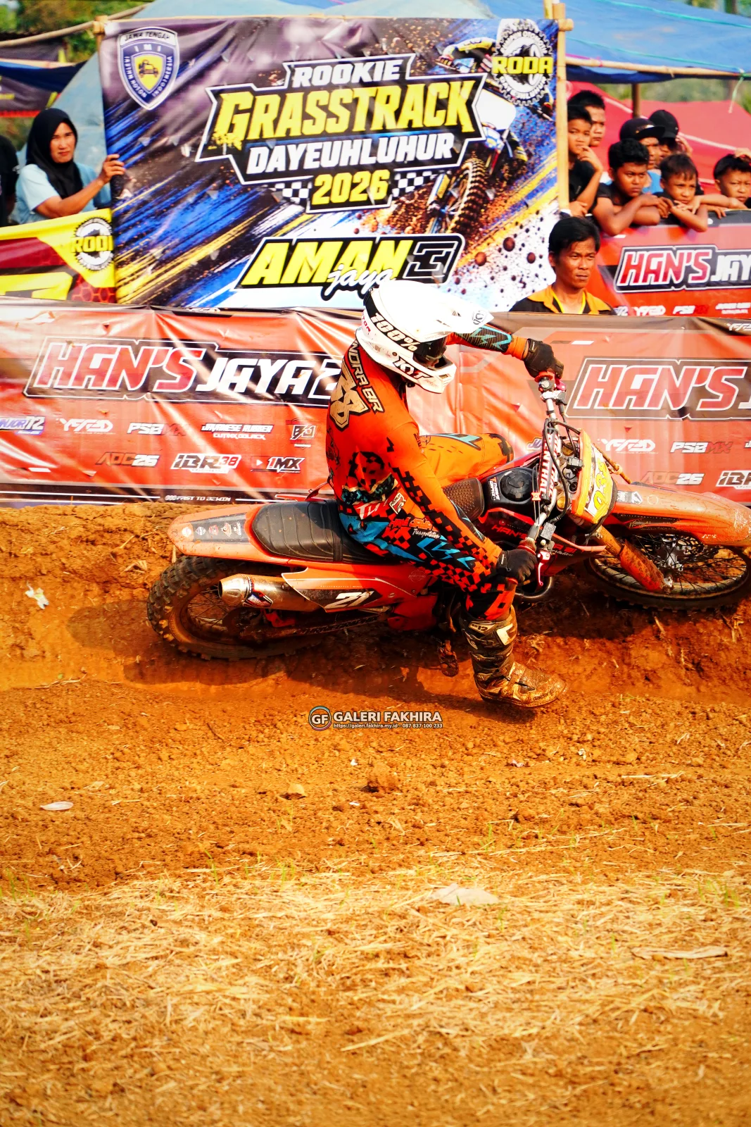 CRF06832