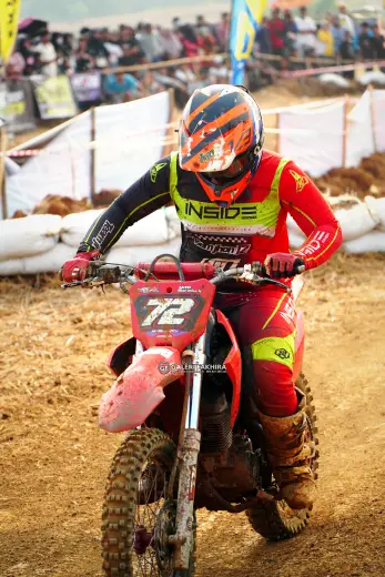 CRF06835