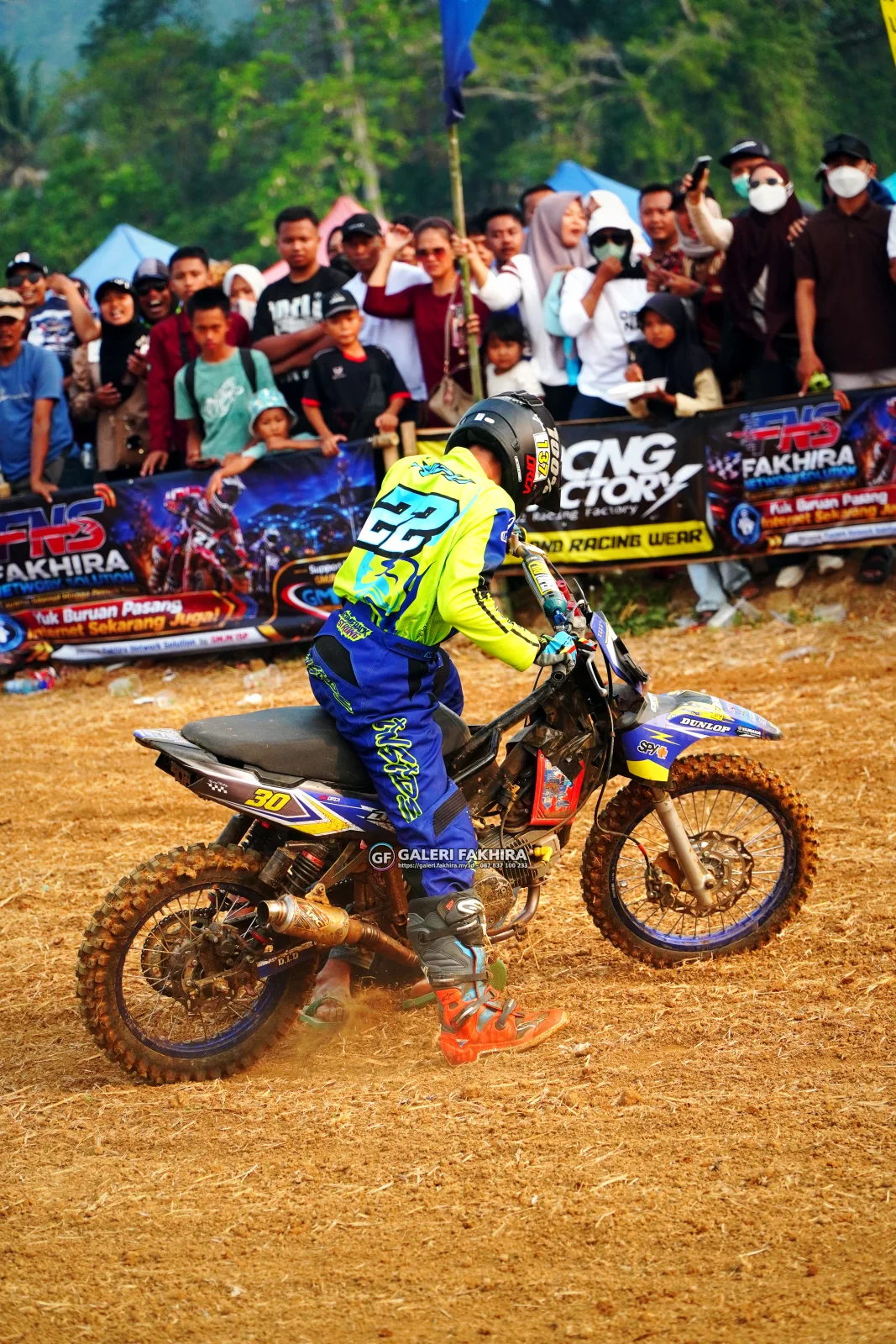 CRF06853