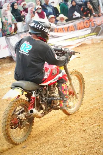 CRF06863