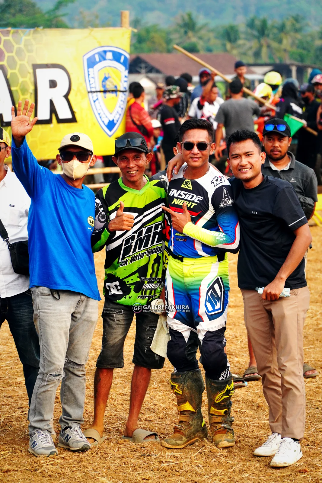 CRF06864