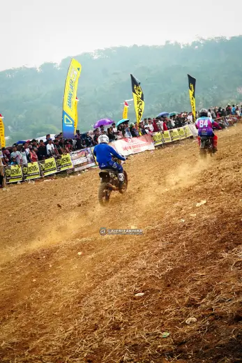 CRF06870