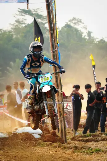 CRF06888