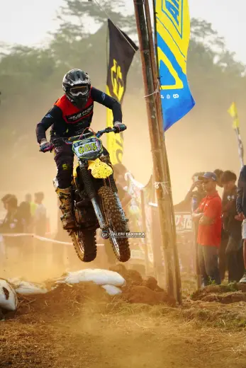 CRF06893
