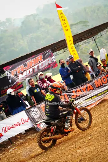 CRF06896