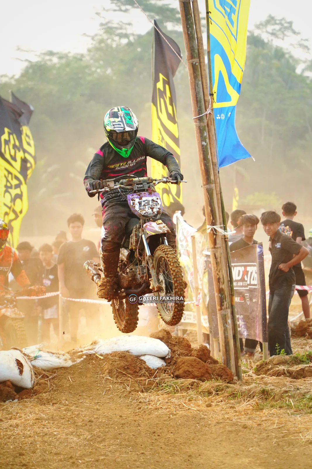 CRF06903