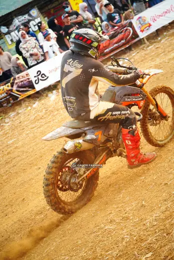 CRF06915