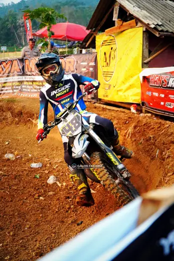 CRF06922