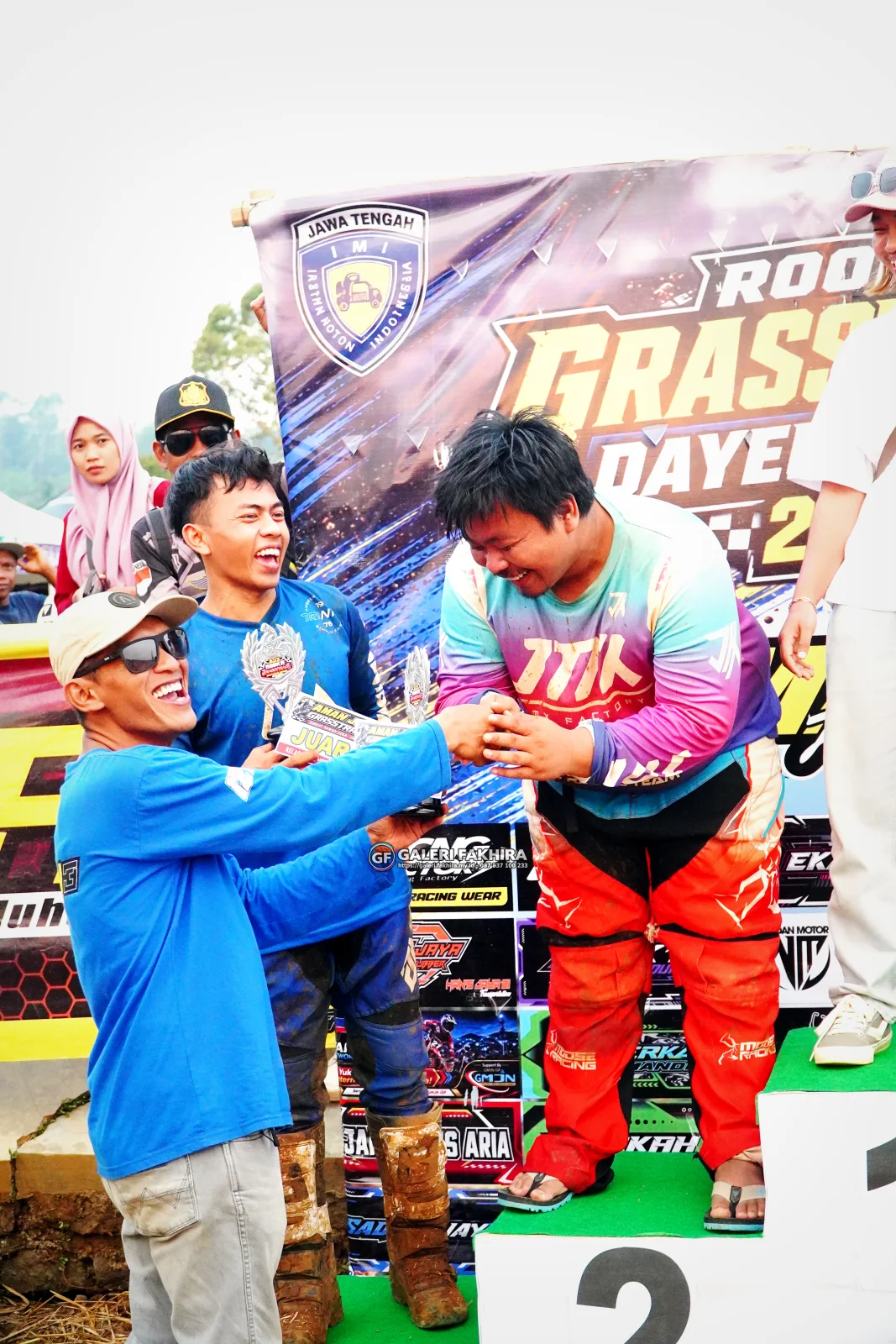 CRF06932