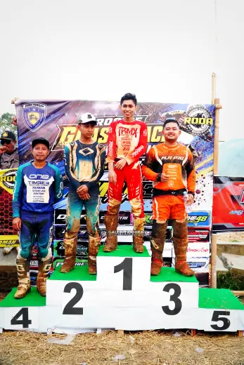 CRF06937