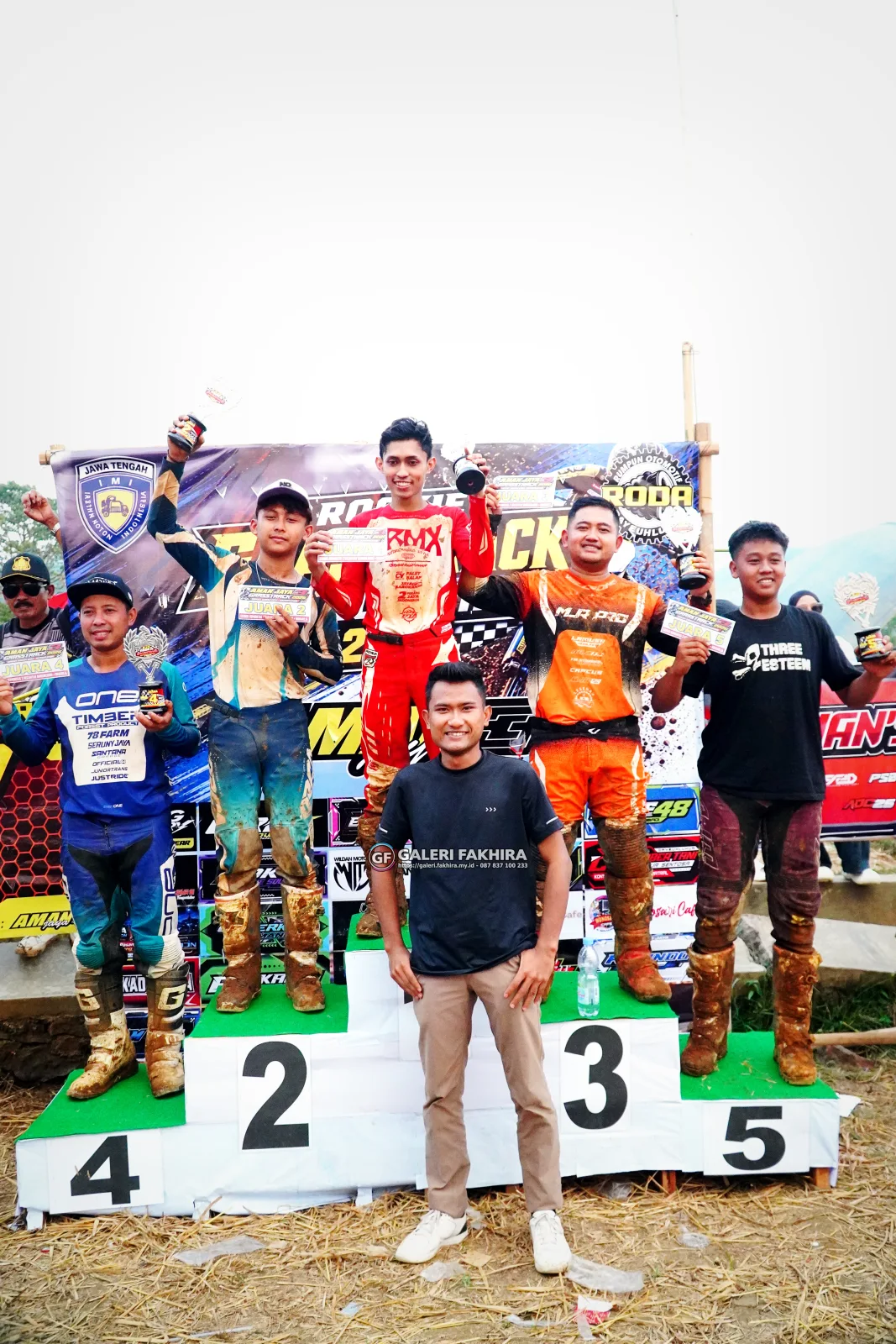 CRF06943